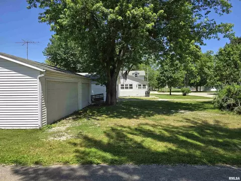558 E Park St, Geneseo, IL 61254 photo 28