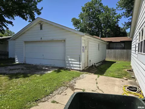 558 E Park St, Geneseo, IL 61254 photo 23