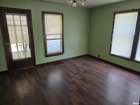 558 E Park St, Geneseo, IL 61254 photo 5