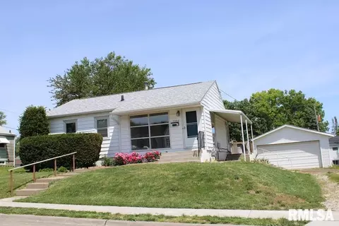 1340 W 36th St, Davenport, IA 52806