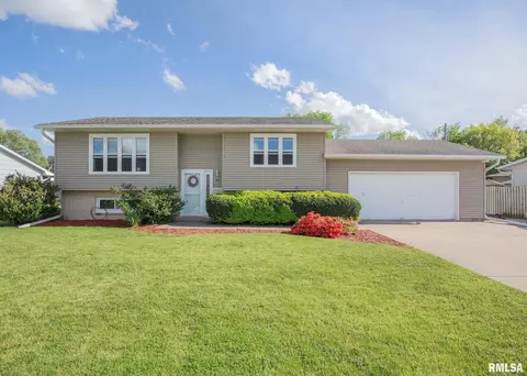 509 W 16th Ave, Coal Valley, IL 61240