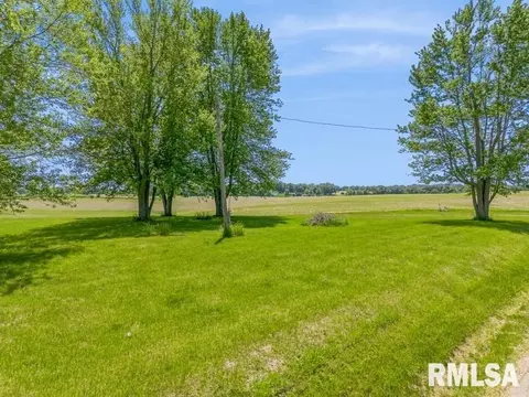 15635 Norrish Rd E, Morrison, IL 61270