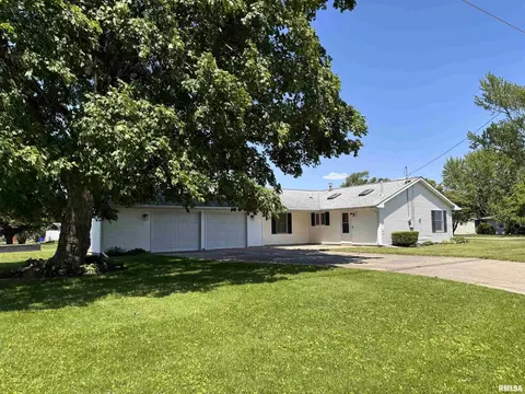 349 Emmons Ave, Kewanee, IL 61443