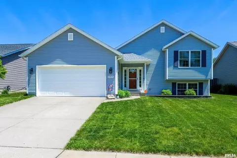 6805 Silver Creek Dr, Davenport, IA 52806