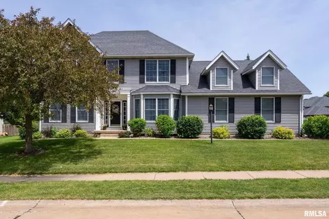 5003 Mayfield Dr, Bettendorf, IA 52722