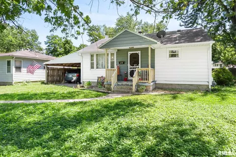 439 E Winters Ave, Du Quoin, IL 62832