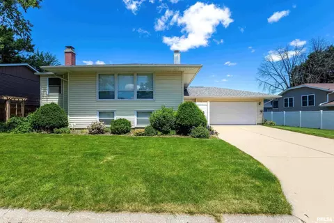 619 Olive Ct, Geneseo, IL 61254