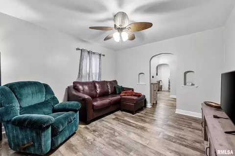 509 E Main St, Aledo, IL 61231 photo 5