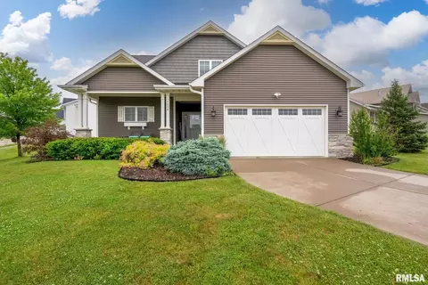 1524 Shamrock Dr, Davenport, IA 52807