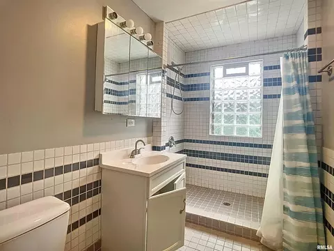 2407 6th Ave, Moline, IL 61265 photo 12