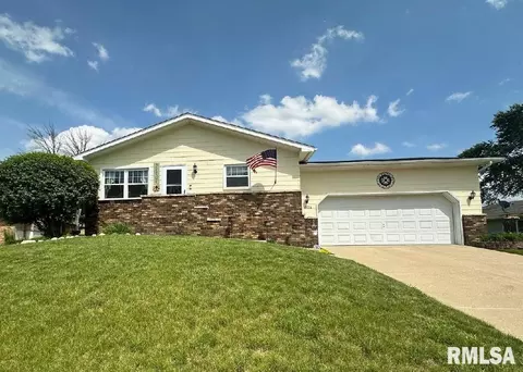 1524 11th Ave, Dewitt, IA 52742