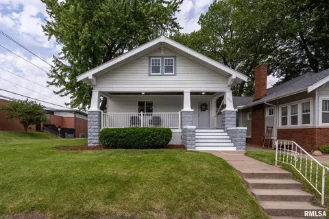 2202 Scott St, Davenport, IA 52803