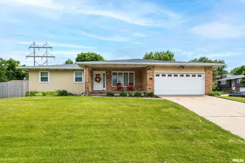 4107 W Central Park Ave, Davenport, IA 52804