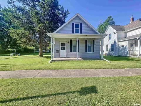1703 W 7th St, Davenport, IA 52802