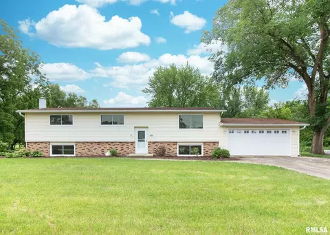 12793 Black Rd, Morrison, IL 61270
