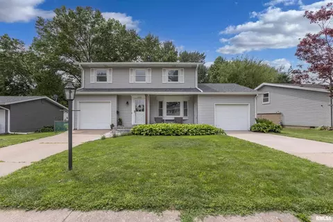 3404 Fairhaven Rd, Davenport, IA 52807