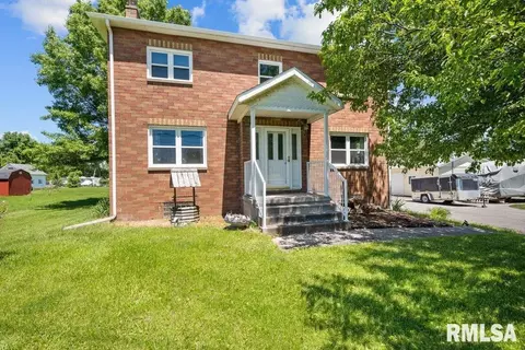 6249 Northwest Blvd, Davenport, IA 52806
