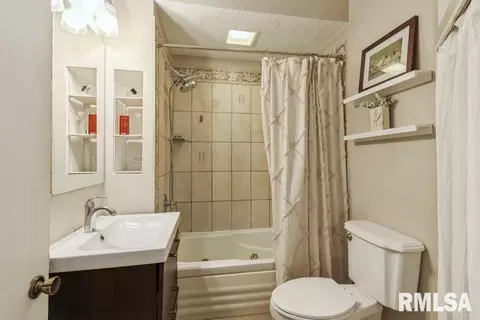 2519 13th St, Moline, IL 61265 photo 12