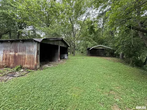 607 E Washington St, Christopher, IL 62822 photo 10
