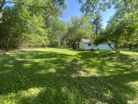 607 E Washington St, Christopher, IL 62822 photo 5