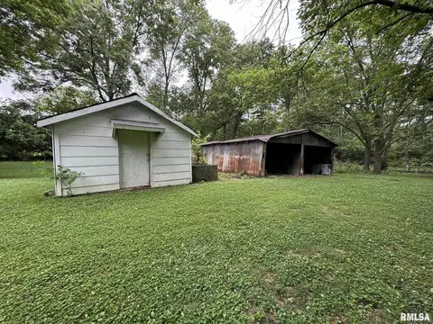 607 E Washington St, Christopher, IL 62822 photo 8