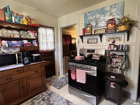 1015 18th Ave, Moline, IL 61265 photo 9