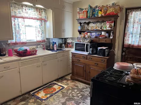 1015 18th Ave, Moline, IL 61265 photo 7