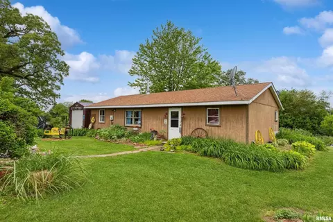 4620 S 54th St, Clinton, IA 52732