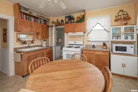 1817 12th Ave, Moline, IL 61265 photo 8