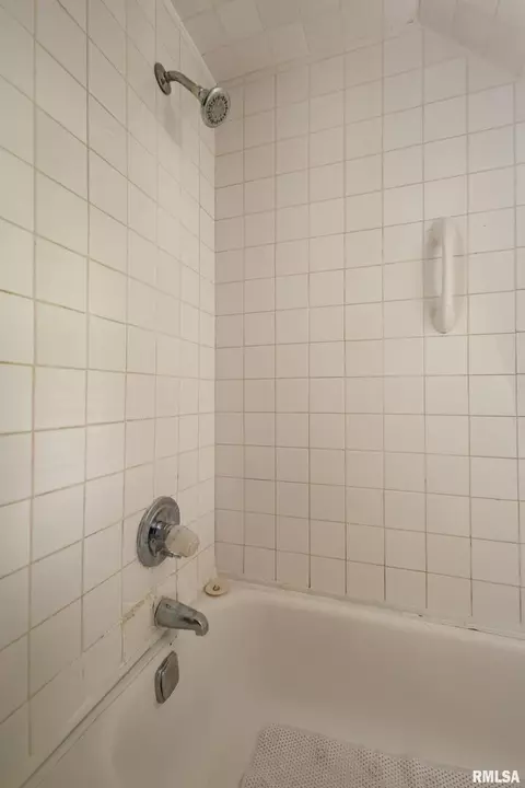 1817 12th Ave, Moline, IL 61265 photo 21