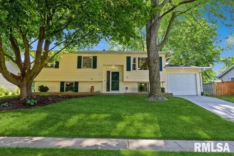 3461 29th St, Bettendorf, IA 52722