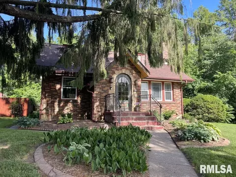 2407 38th St, Rock Island, IL 61201