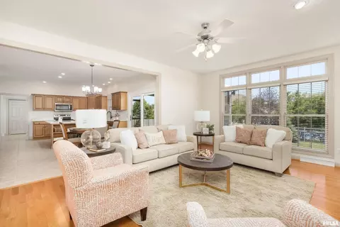 119 S Blanche Dr, Eldridge, IA 52748 photo 12
