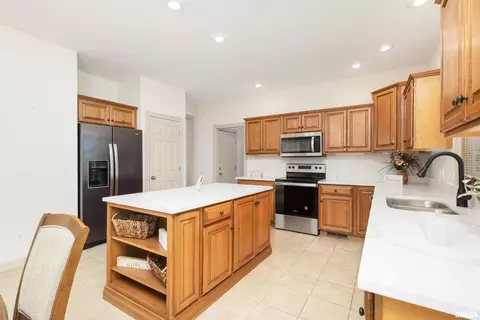 119 S Blanche Dr, Eldridge, IA 52748 photo 15