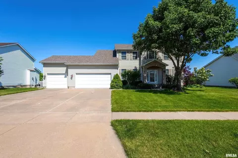 119 S Blanche Dr, Eldridge, IA 52748 photo 3