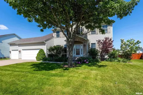 119 S Blanche Dr, Eldridge, IA 52748 photo 2