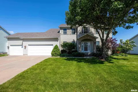 119 S Blanche Dr, Eldridge, IA 52748