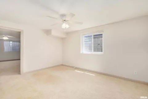 119 S Blanche Dr, Eldridge, IA 52748 photo 32