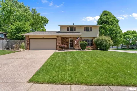 4105 Fillmore Ln, Davenport, IA 52806
