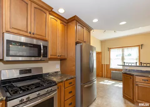 103 W Williams St, Atkinson, IL 61235 photo 9