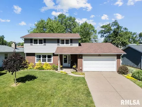 3034 Windsor Dr, Bettendorf, IA 52722