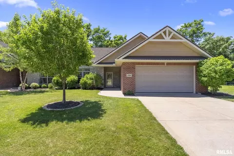 220 12th Ave, Moline, IL 61265
