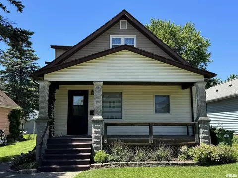 212 N 6th St, Clinton, IA 52732