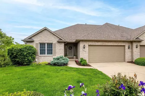 3674 70th Street Ct, Moline, IL 61265