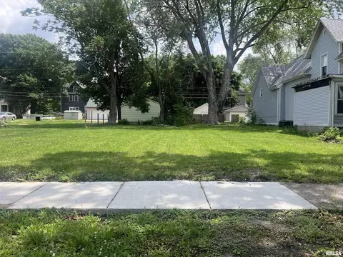 843 22nd St, Rock Island, IL 61201