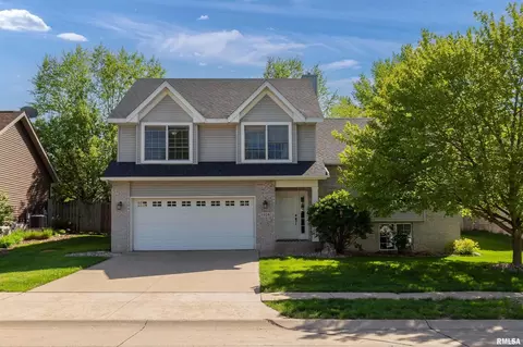1925 W 56th Ct, Davenport, IA 52806