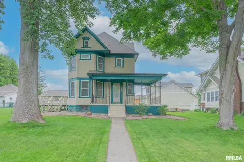 908 8th St, Durant, IA 52747