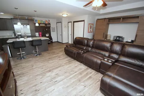 300 E Franklin St #202, Eldridge, IA 52748 photo 6