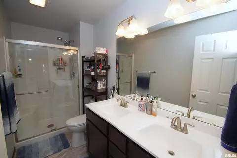 300 E Franklin St #202, Eldridge, IA 52748 photo 9