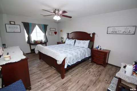 300 E Franklin St #202, Eldridge, IA 52748 photo 7